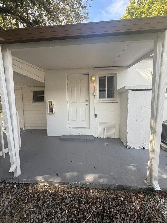 Building Photo - 911 NW 62 Ave