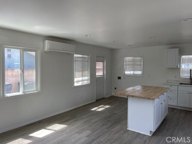 Building Photo - 5946 Dagwood Ave