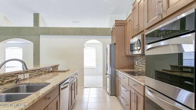 Building Photo - 13031 Chets Creek Dr N