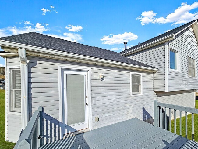 Building Photo - Charming 3 Bed, 2 Bath Home in Douglasvill...