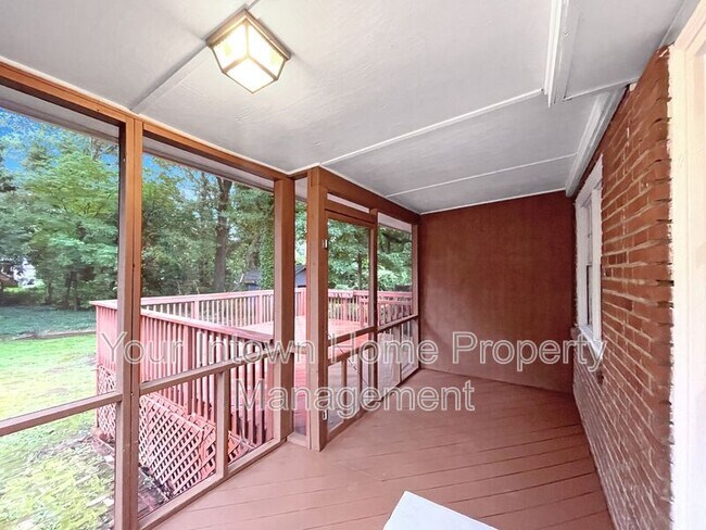 Building Photo - 430 Lynnhaven Dr SW