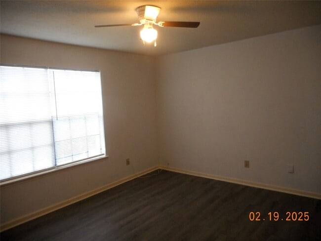 Building Photo - 12821 Hill Branch Dr