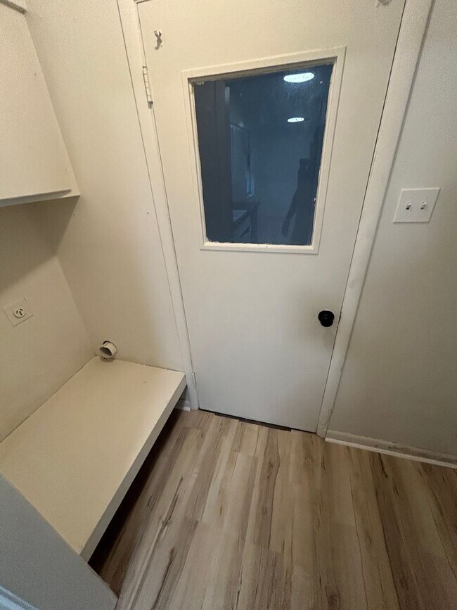 Building Photo - 2820 Yorkshire St