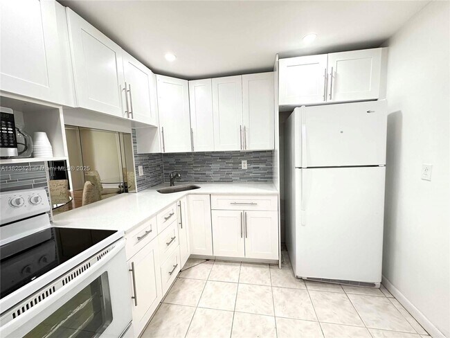 Building Photo - 601 Three Islands Boulevard