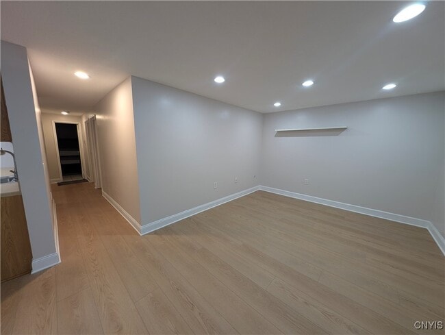 Building Photo - 273 Watertree Dr