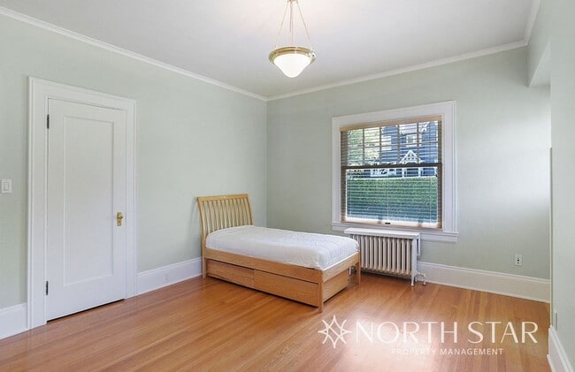 Building Photo - Live in a National Historic Home