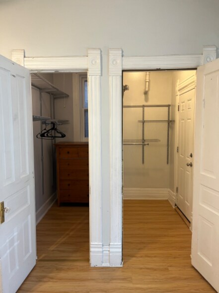 Building Photo - 1809 W 21st Pl