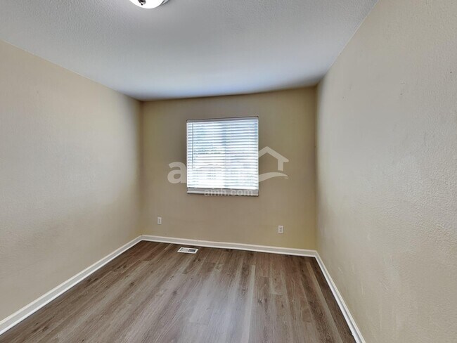 Building Photo - 4712 Sebring Dr