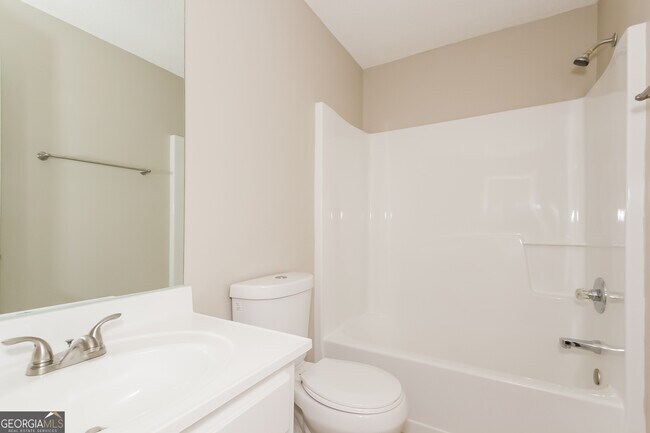 Building Photo - 5934 Colonnade Dr