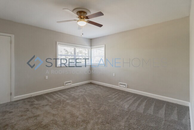 Building Photo - NOW OFFERING $250 OFF FIRST FULL MONTH IF ...