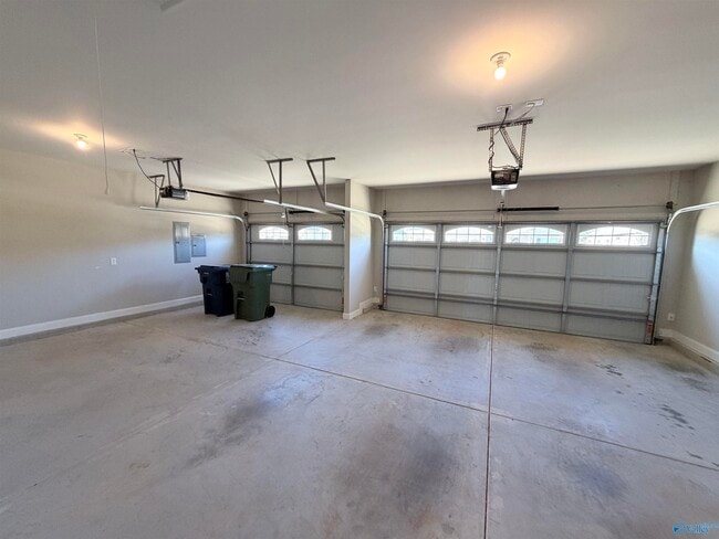 Building Photo - 7419 Flint Xing Cir SE