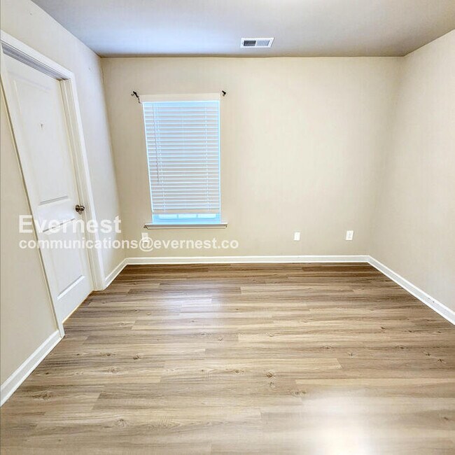 Building Photo - 1539 Persimmon Trce