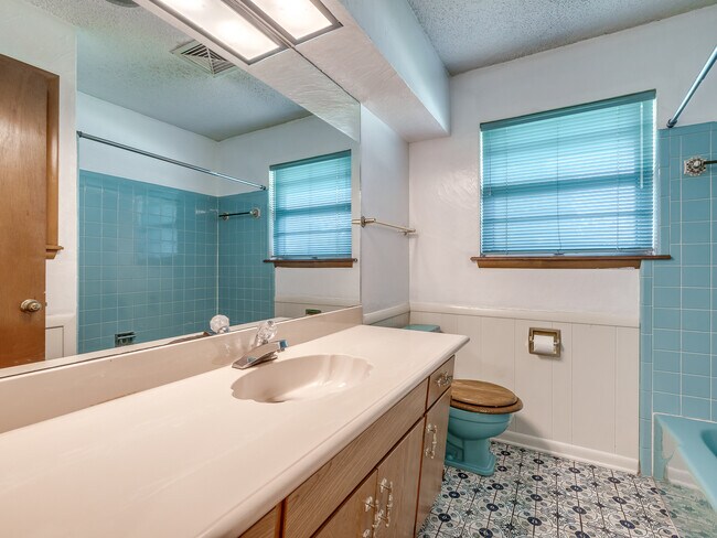Building Photo - 6721 St Mary's Cir