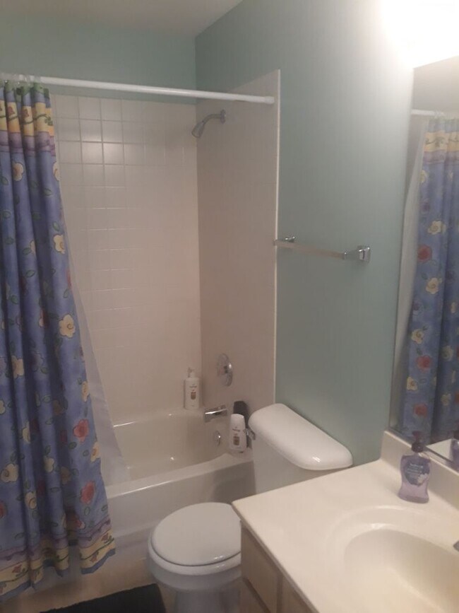 Building Photo - 870 Waterview Dr