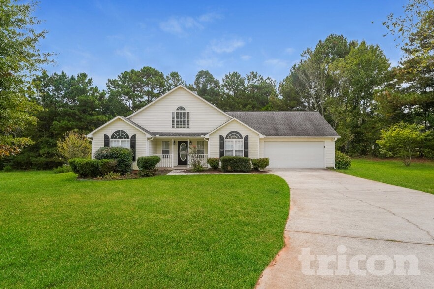 Primary Photo - 2051 Meadowglen Ln