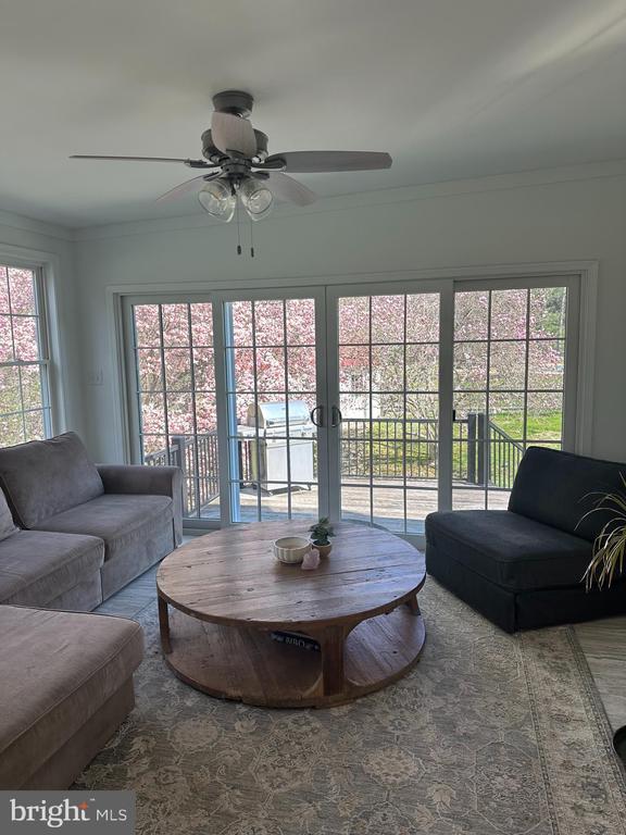 Building Photo - 553 Worthington Rd