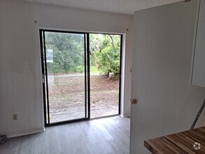 Building Photo - 2052 Kings Hwy