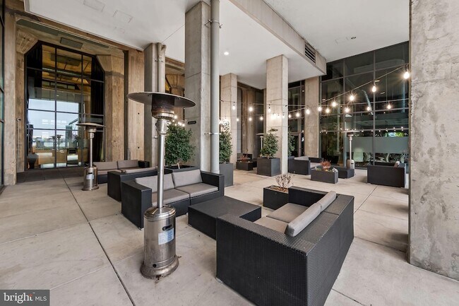 Building Photo - 1200 Steuart St