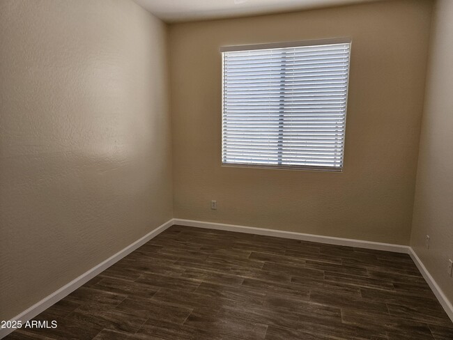 Building Photo - 14574 W Shaw Butte Dr