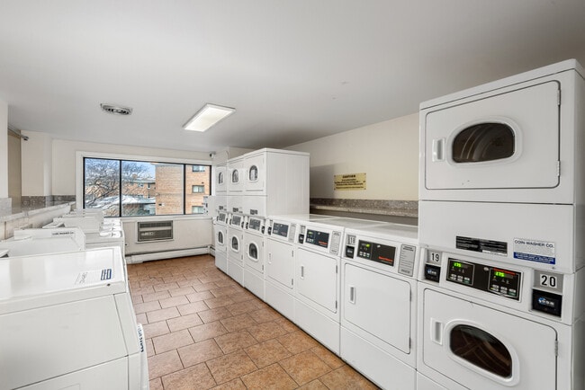 Building Photo - 5310 N Chester Ave