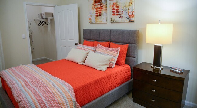 Building Photo - Your Dream Home! – Style, Comfort & Luxury...