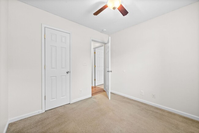 Building Photo - Pet Friendly Three Bedroom with Bonus!