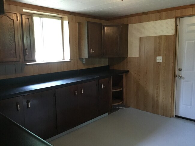 Building Photo - 56 Martha Ellen Dr