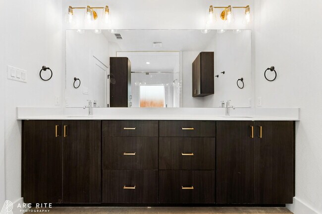 Building Photo - 4521 22nd Pl