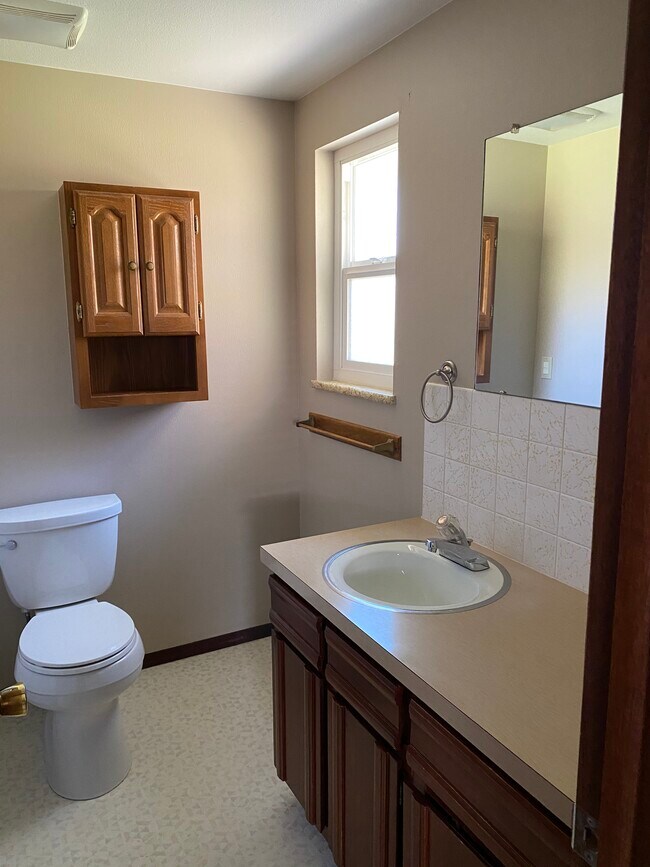 Building Photo - 2401 Dotsero Ave