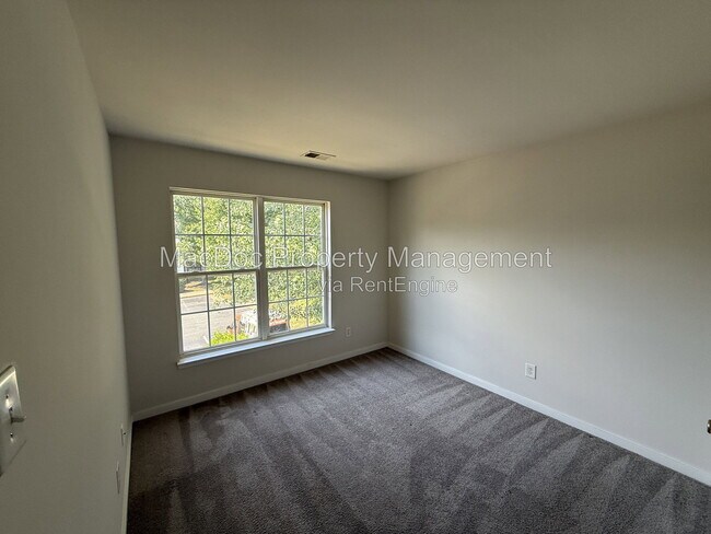 Building Photo - 2709 Church View Ln