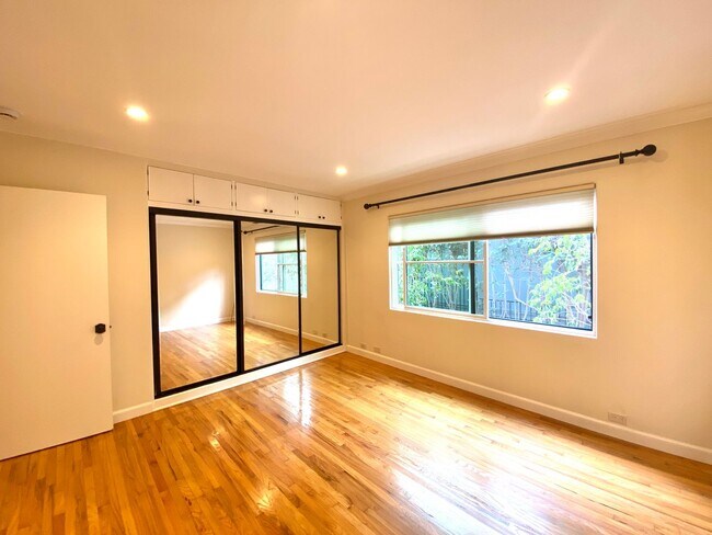 Building Photo - 1035 Orilla Del Mar Dr