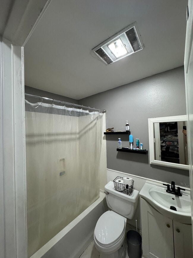 Building Photo - 71329 Poitevent St