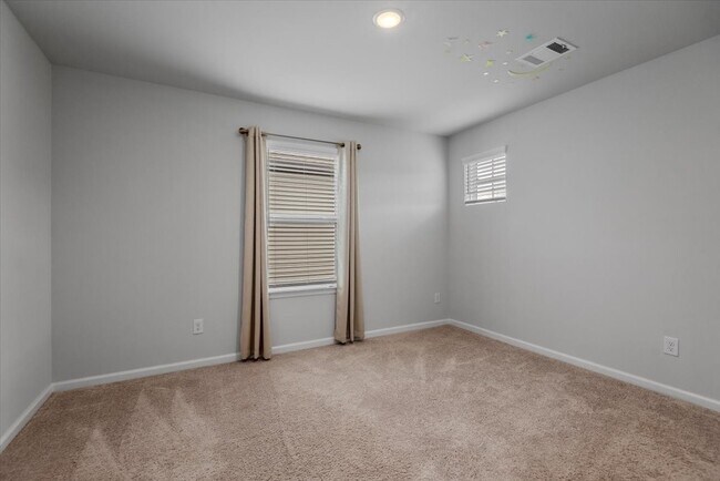 Building Photo - 5728 Palm Flower Dr