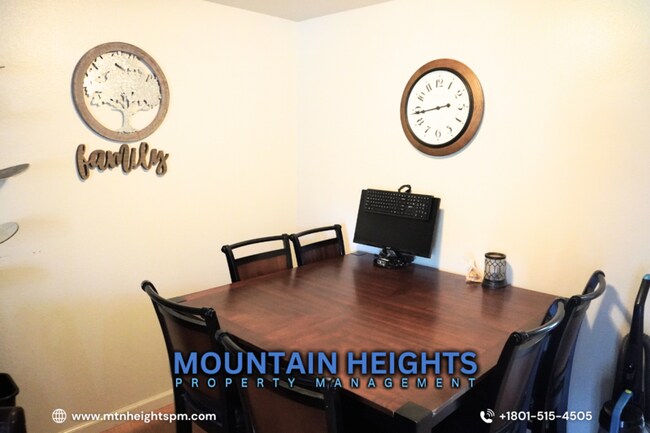Building Photo - 415 E Creekside Cir