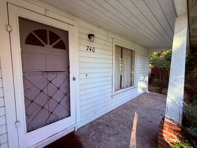 Building Photo - Cute 2 Bed / 2 Bath Home For Rent in Oroville