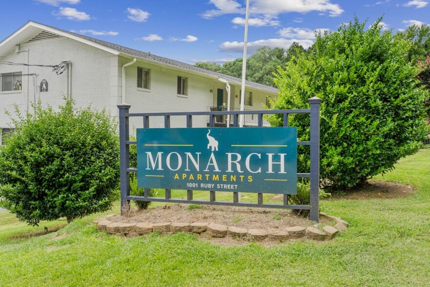 Interior Photo - Monarch Apartments