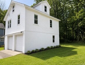 Building Photo - 15 Kinch Ln