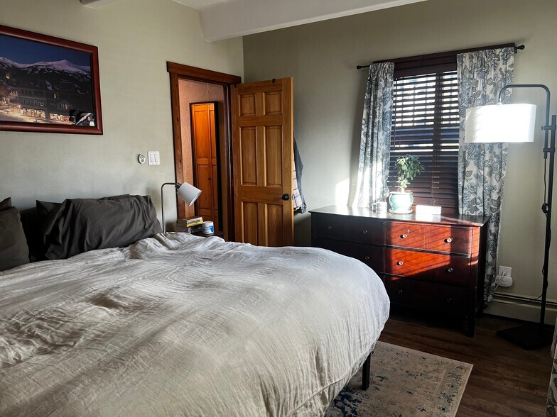 Building Photo - 303 Overlook Dr