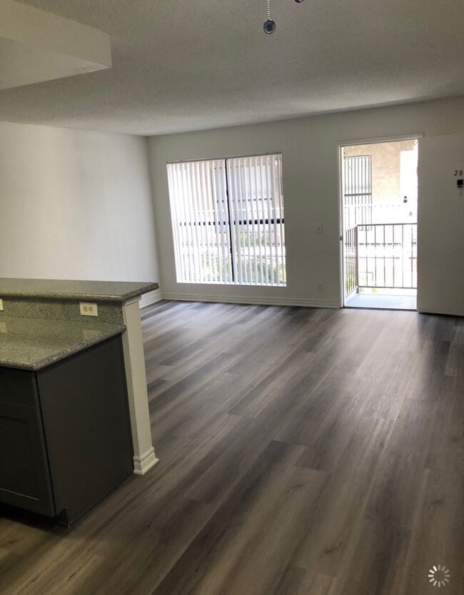 Building Photo - 1402 N Alta Vista Blvd