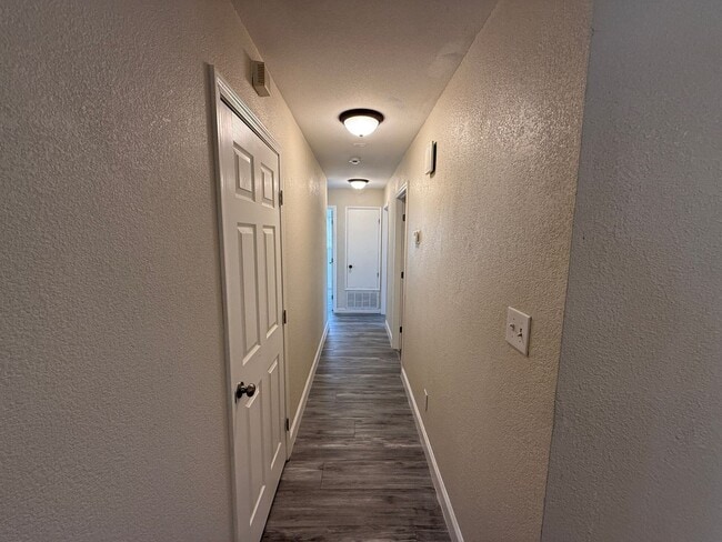 Building Photo - Updated single story home located in Ceres!