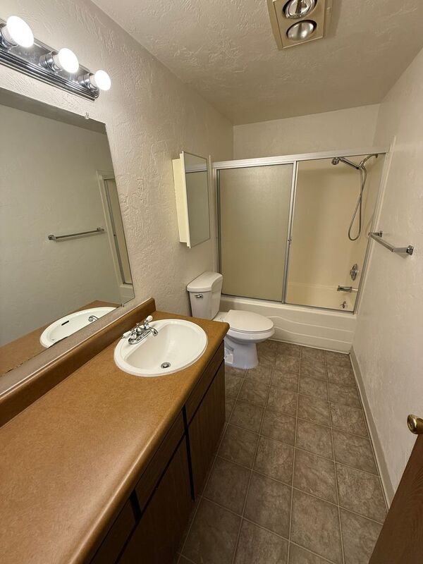 Building Photo - 2501 SW Pickford St