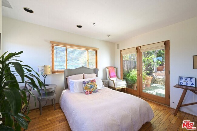 Building Photo - 6855 Los Altos Pl