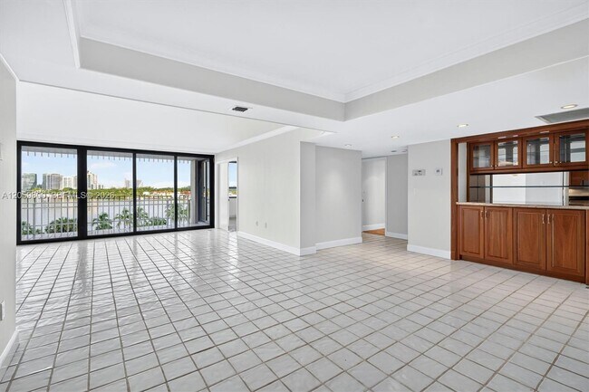 Building Photo - 1 Grove Isle Dr