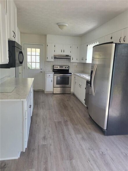 Building Photo - 2640 Bluffton Rd