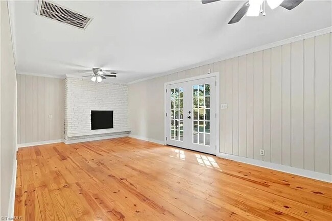 Building Photo - 4850 Ellen Ave