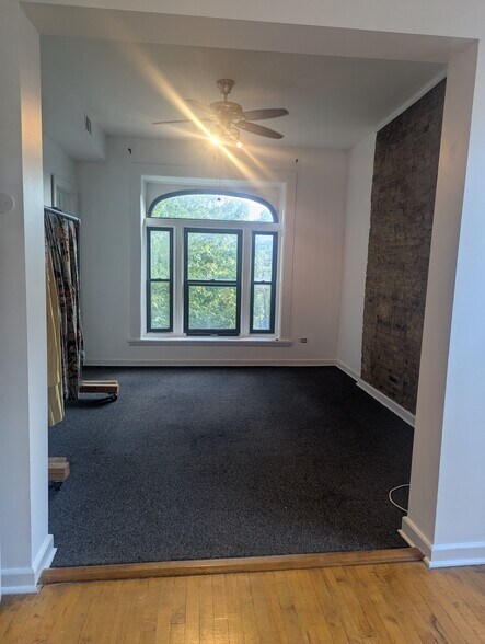 South facing Living Room #2...also used as a Bedroom with a King size bed - 1230 W Hubbard St