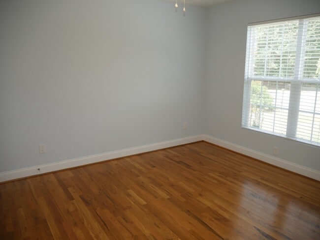 Building Photo - 835 Garner St