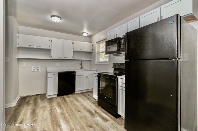 Building Photo - 413 Mac Brae Rd