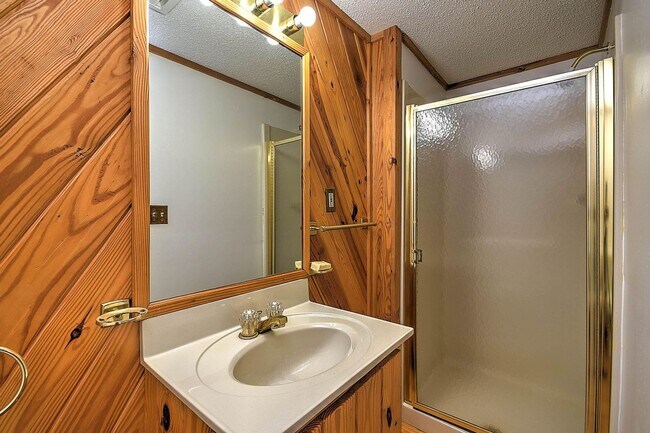 Building Photo - 3 Bedroom 3 Bathroom Home in Kingsport, TN