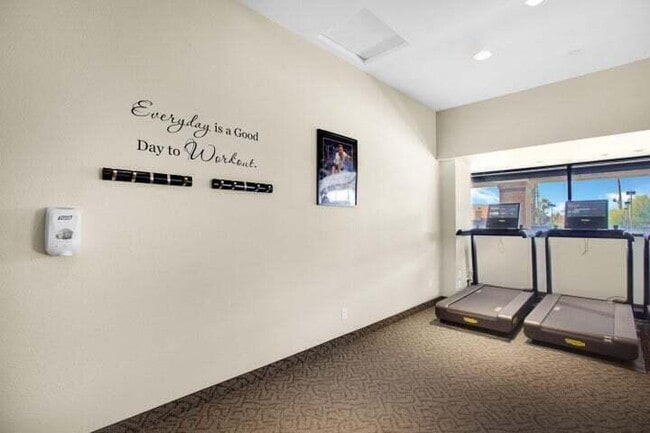 Building Photo - 364 Oakmont Dr